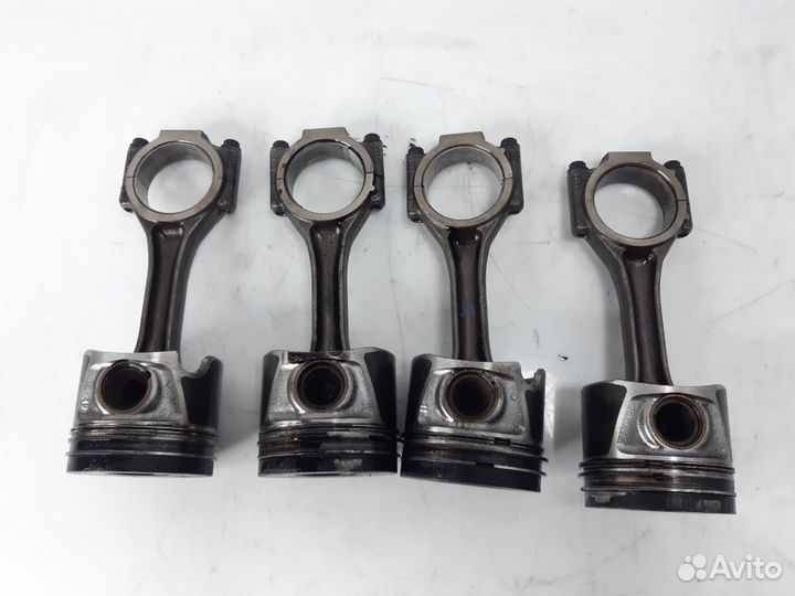 Шатун с поршнем Volkswagen Passat B6 2.0 TDI BKP