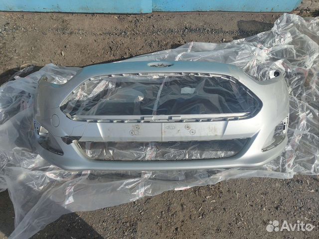 Передний бампер Ford Fiesta mk6 2015 оригинал