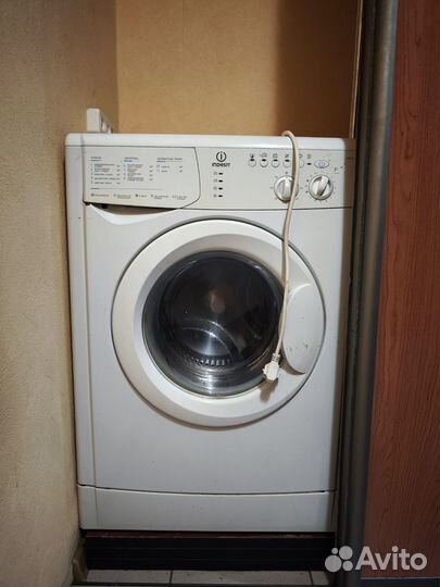 Стиральная машина бу Indesit
