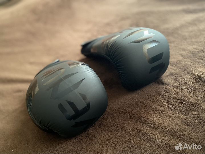 Боксерские перчатки 8oz