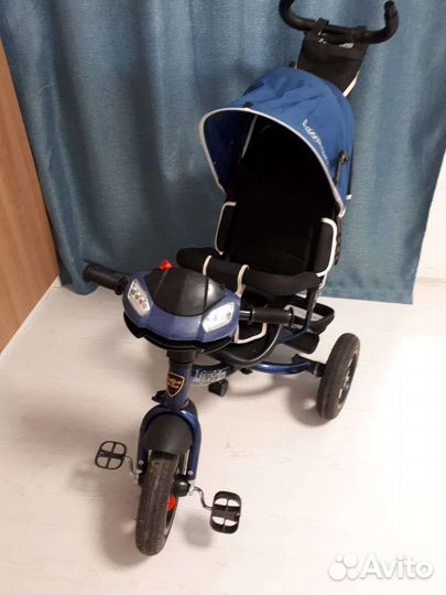 Детский трехколесный велосипед с ручкой