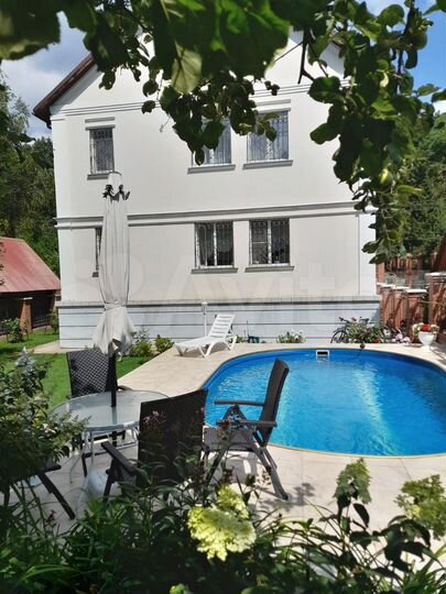 Дом 318 м² на участке 7,7 сот.