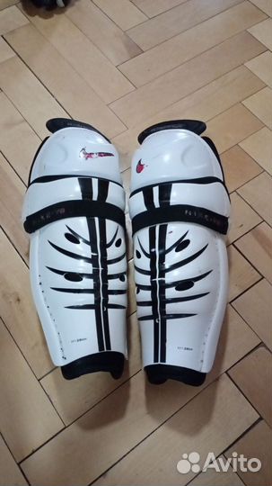 Щитки хоккейные nike V8