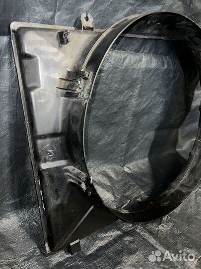 Диффузор радиатора Паджеро 3 4 (Бензин)