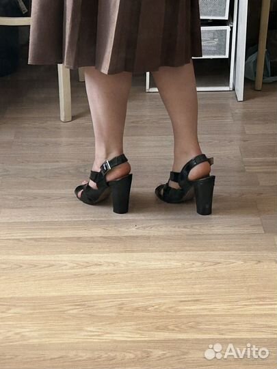 Босоножки на каблуке 38 размер