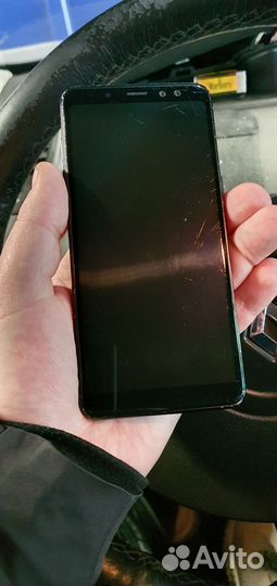Samsung a8 4/32gb для такси самое то)