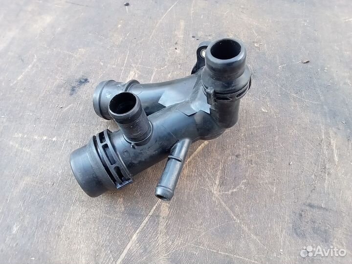 Тройник системы охлаждения PT204 Jaguar Land Rover