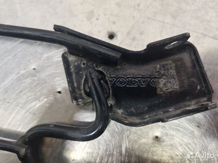 Решетка защитная левой фары Volvo FH