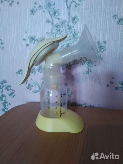 Молокоотсос ручной medela