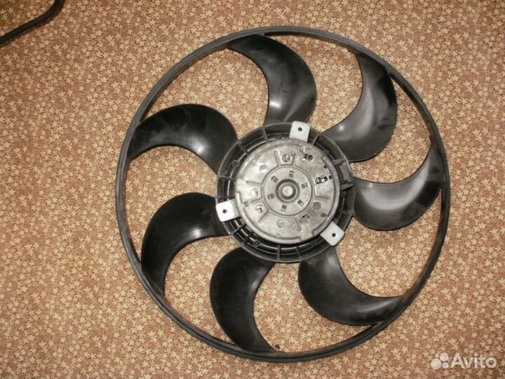 Рено Логан-вентилятор радиатора