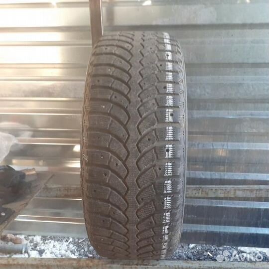 Bridgestone Blizzak Spike-01 205/55 R16