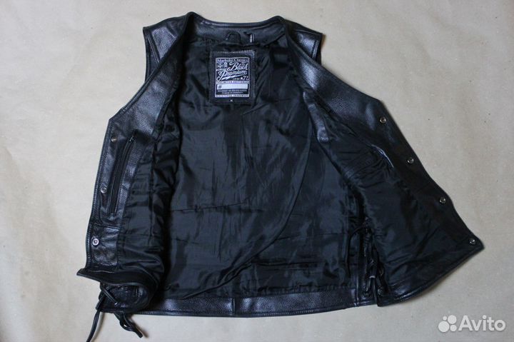 Кожаный байкерский жилет с черепом новый