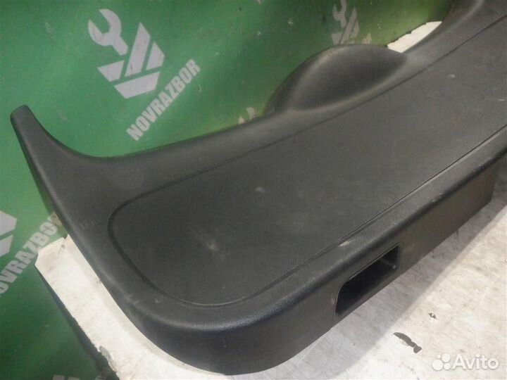 Обшивка двери багажника Форд Фокус 2
