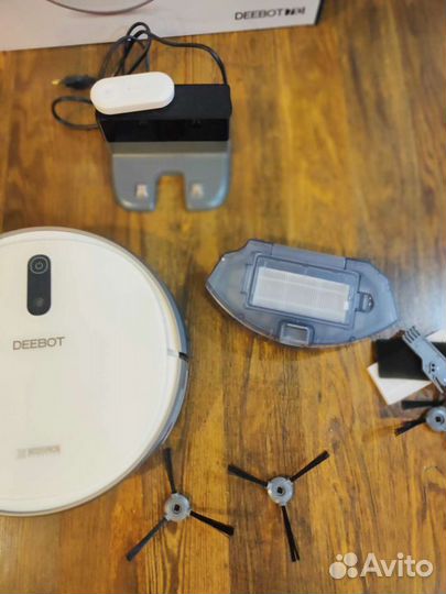 Робот пылесос deebot 710 ecovacs практически новый
