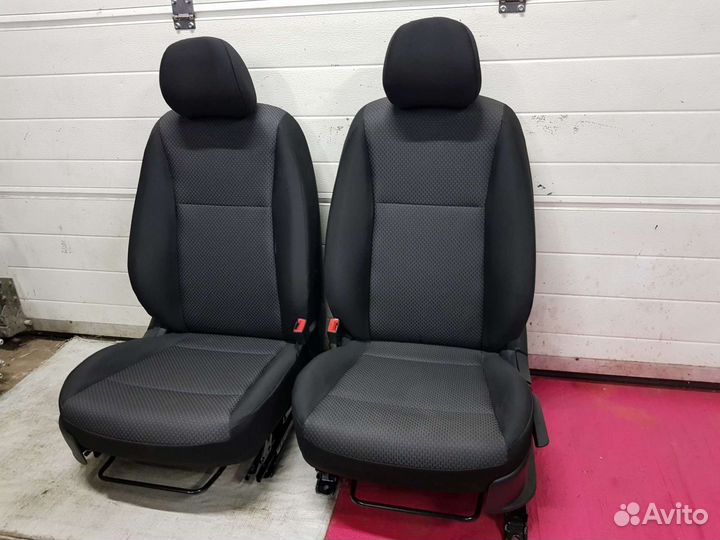RIO 4 Сиденья Передние