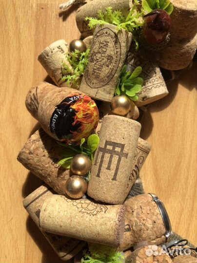 Венок из пробок интерьерный
