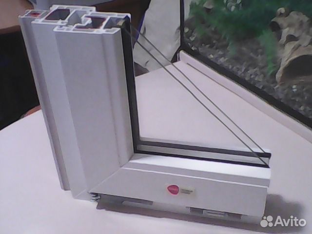 Уголок рекламный окон пвх Rehau