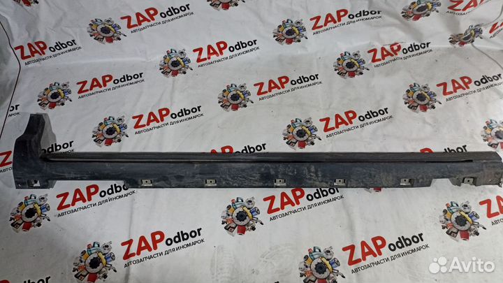 Накладка на правый порог Ford Kuga 2