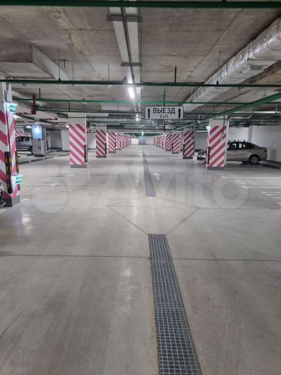 Машиноместо, 14 м²