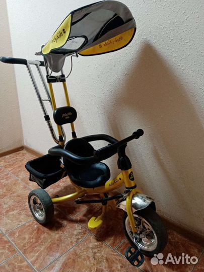 Трёхколёсный велосипед с ручкой