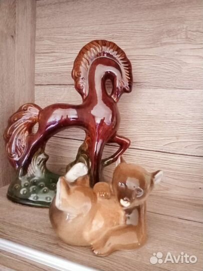 Конь, медведь статуэтки