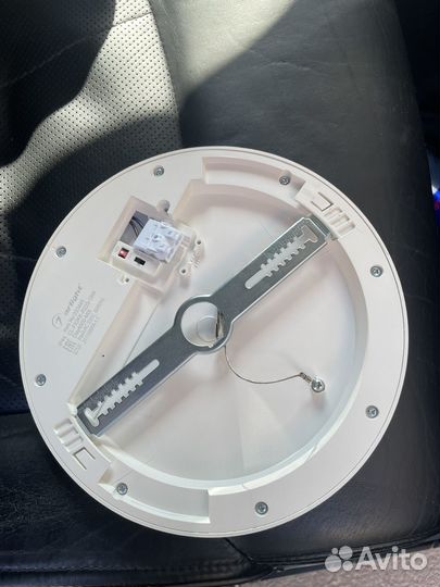 Светильник потолочный