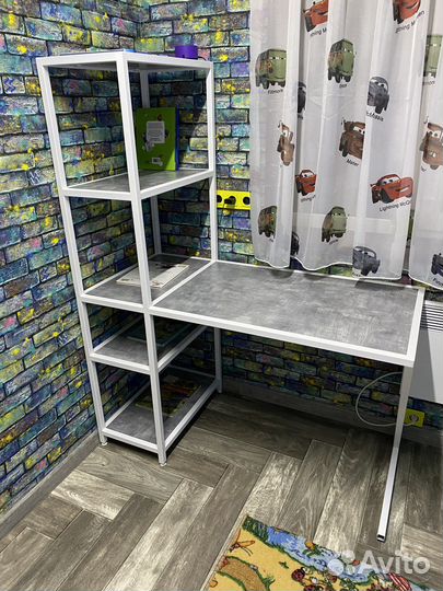 Письменный стол в стиле лофт