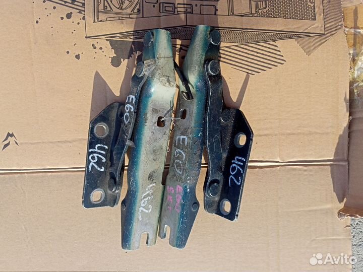 Петли капота BMW 525