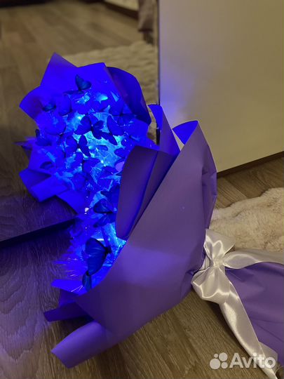 Букет из бабочек с подсветкой