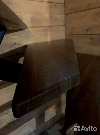 Лестница на металлокаркасе закрытого типа