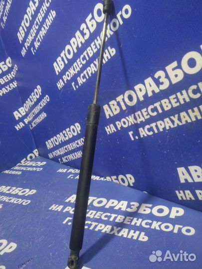 Амортизатор крышки багажника Infiniti Fx37