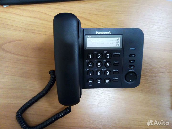 Проводной телефон Panasonic KX-TS2352RUB черный