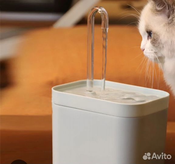 Фонтан поилка для кошек