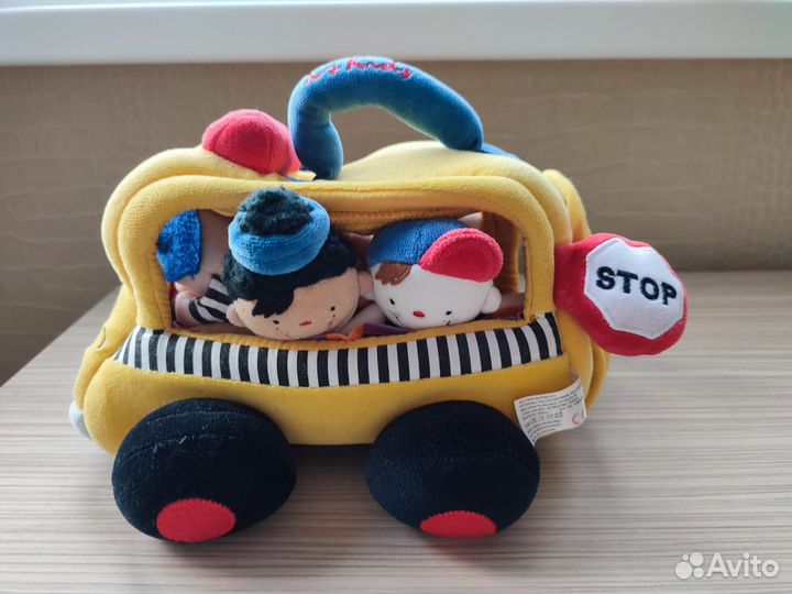 Развивающая игрушка школьный автобус с ученикпми