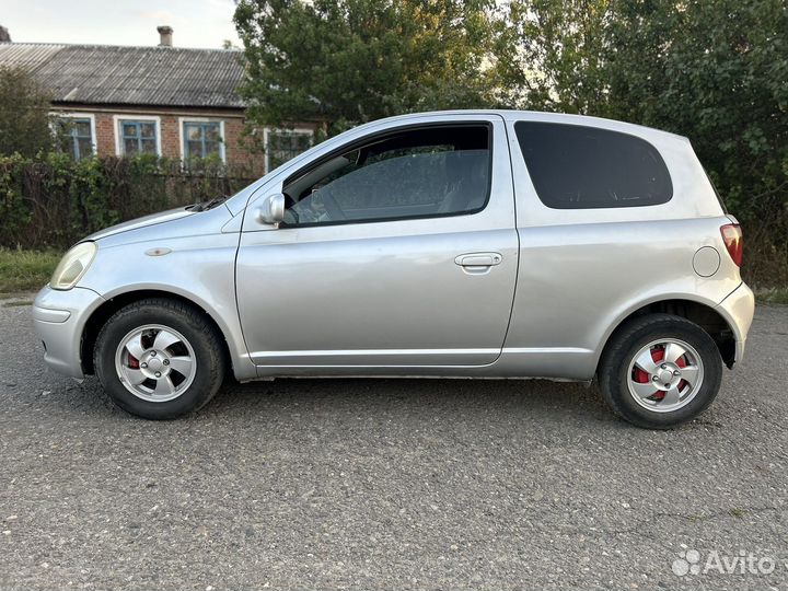 Toyota Yaris 1.0 МТ, 2001, 245 000 км