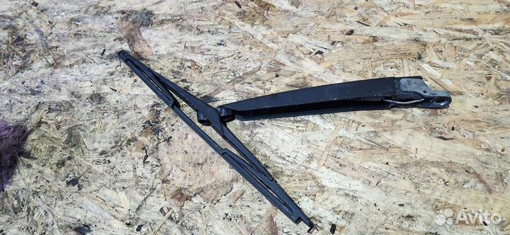 Поводок стеклоочистителя заднего Opel Astra H 200