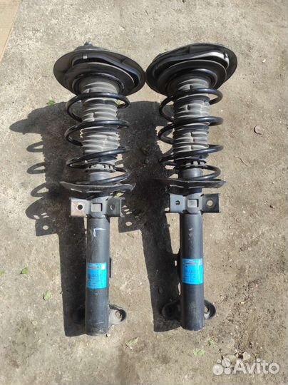 Поворотный кулак передний в сборе Mercedes w212