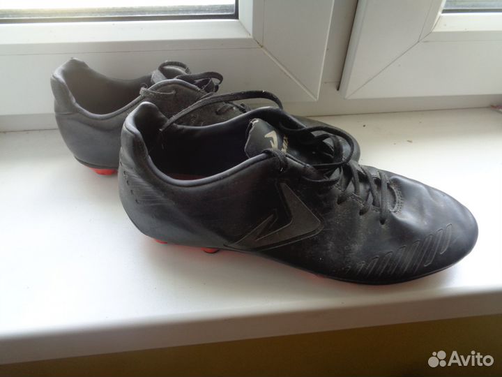 Спортивные полу бутсы demix для футбола