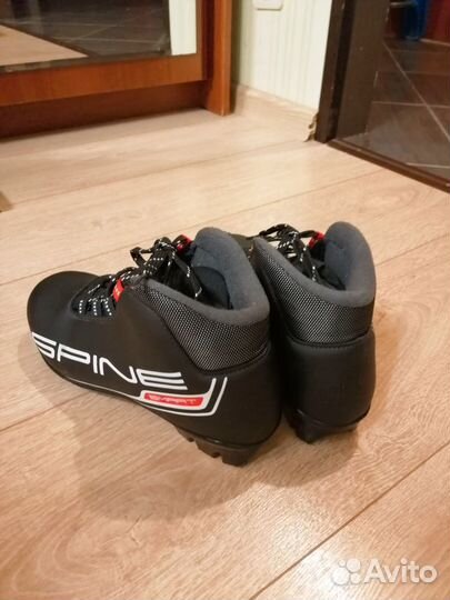 Лыжные ботинки spine