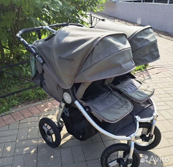 Коляска для двойни bumbleride