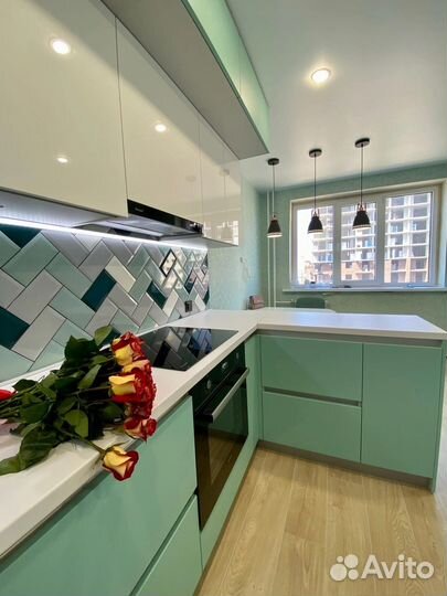 Кухня под потолок из мдф на заказ в Новосибирске