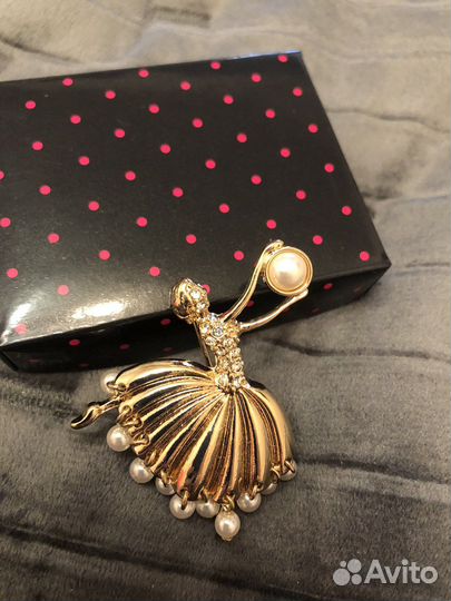 Новая брошь Avon