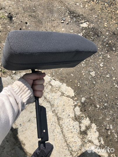 Подлокотник на ваз 2110