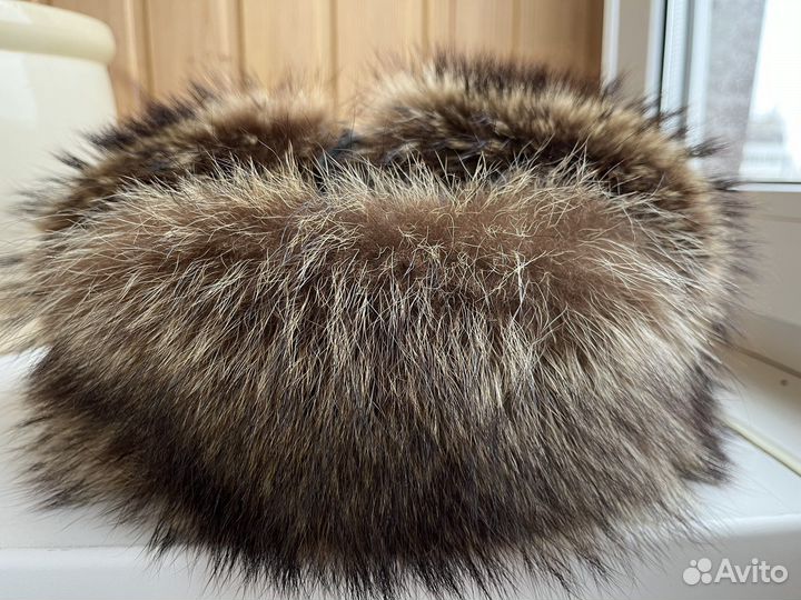 Мужская шапка из меха енота