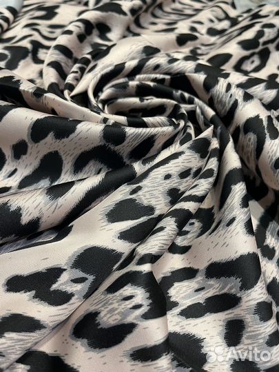 Шелковый платок шаль Valentino пудровый новый