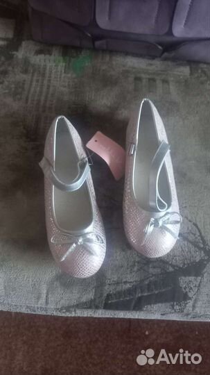 Туфли для девочки новые