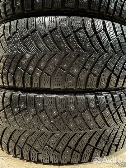 Michelin X-Ice North 4 205/60 R16