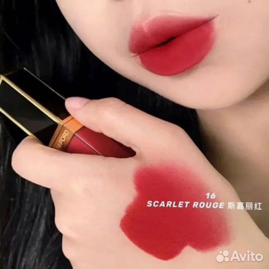 Tom Ford матовая алая помада тон 16 Scarlet