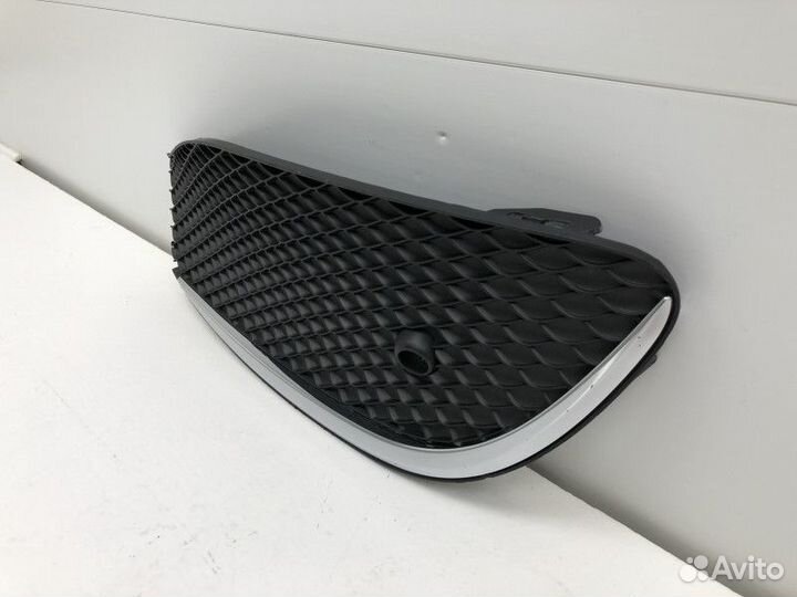 Решетка в бампер правая Mercedes-Benz E-Class 5 (W