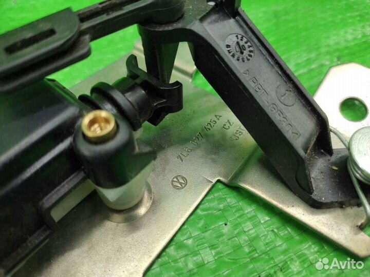 Активатор замка багажника VW Touareg 2002-2010